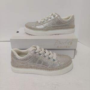 Ladies Blowfish Malibu Northshore Sneakers Size 7.5M New In Box